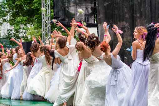 MOSCOW, RUSSIA - 25 MAY: Runaway Brides Cosmopolitan took place in Ermitage Garden. 